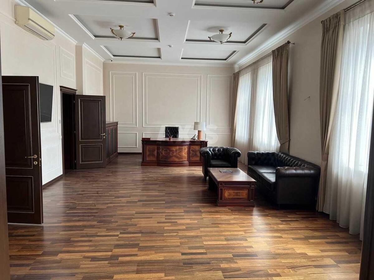 Офис ул. Жилянская 68, 87м2