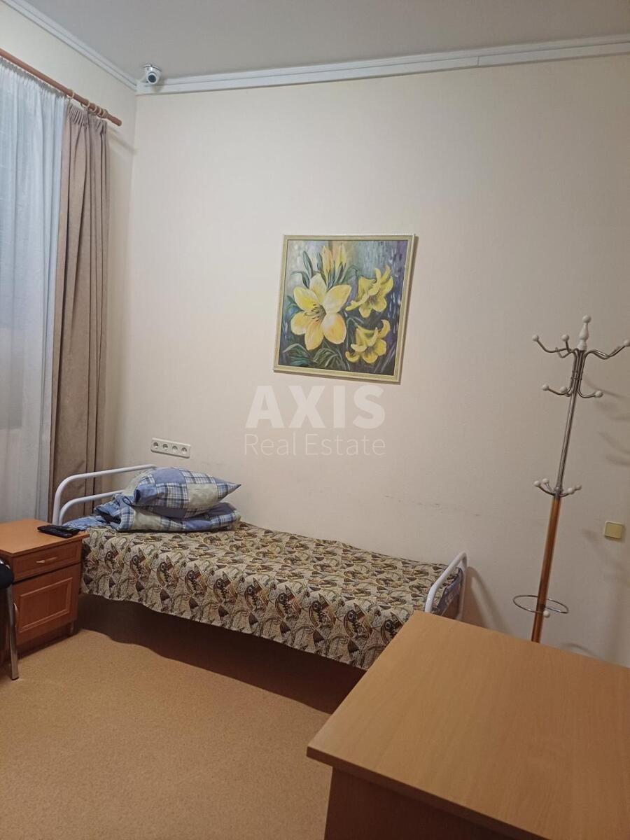 Объект сервиса ул. Вышгородская 21З, 400м24