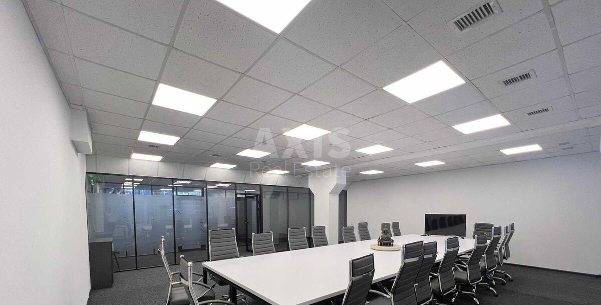 Office vul. Degtjarivs'ka 53, 800m2