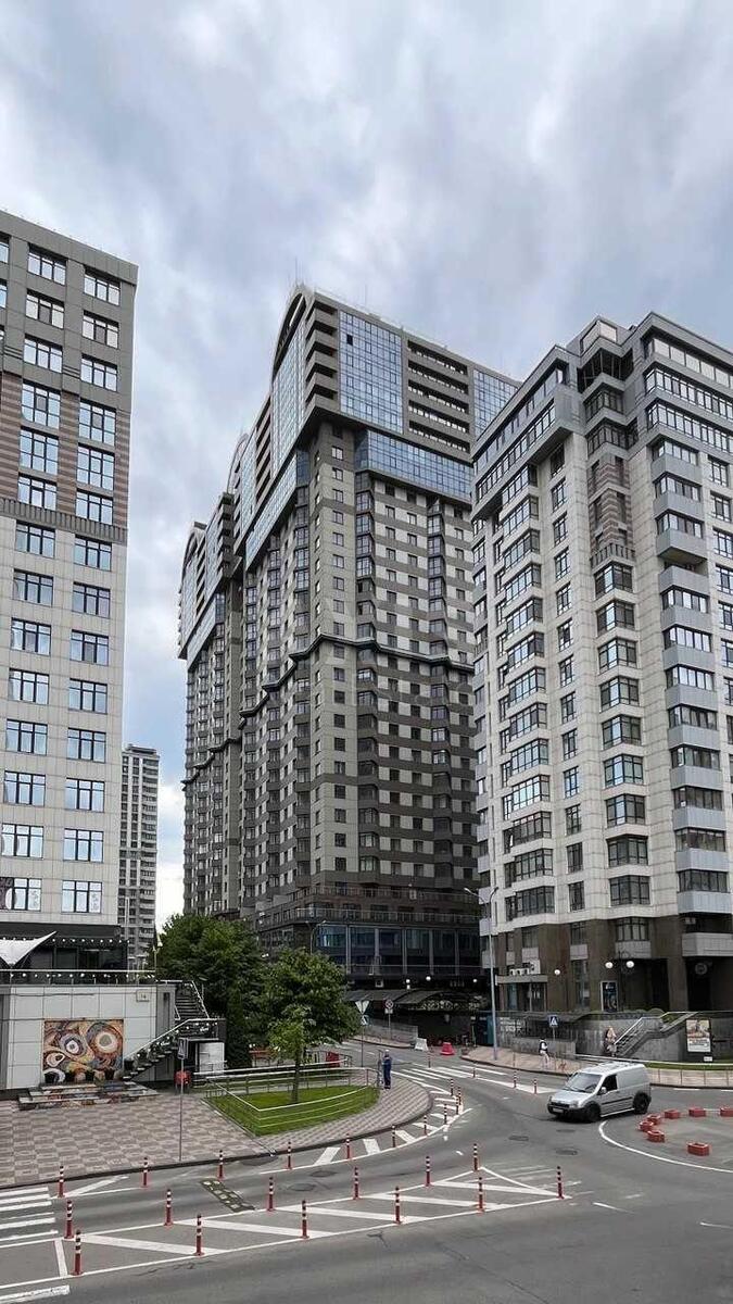 Объект торговли ул. Драгомирова Михаила 4Б, 10м26