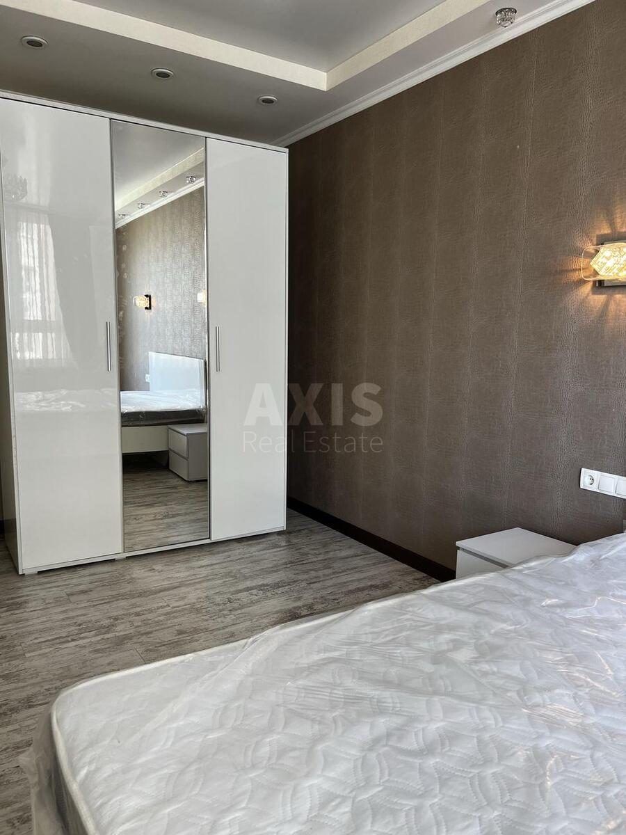 2к квартира ул. Ахматовой Анны 342