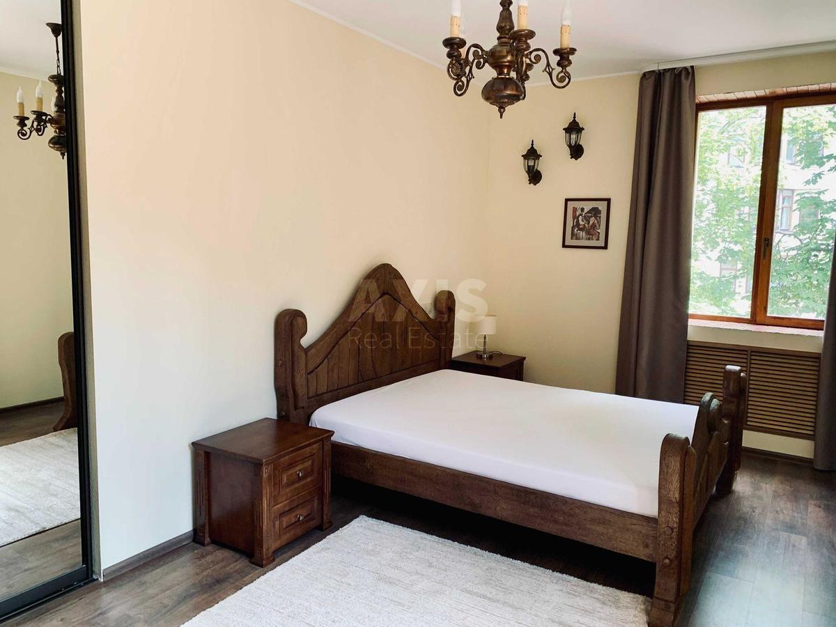 3k apartment vul. Zolotovorits'ka 45