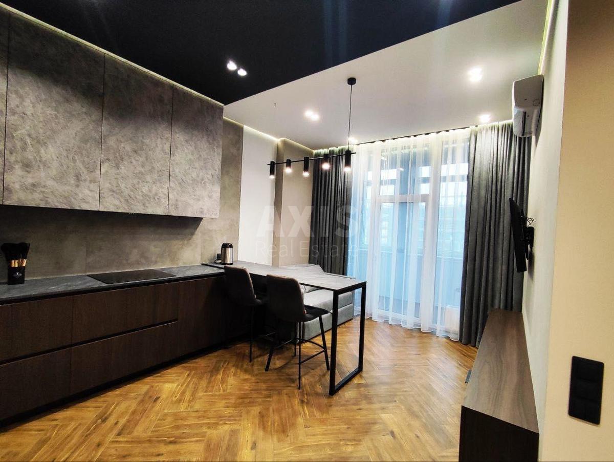 2k apartment vul. Hohlovyh Sim'i' 8