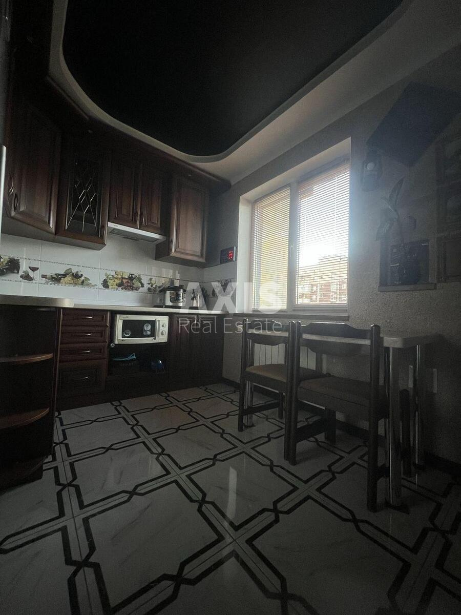 2k apartment pr-t Chervonoyi Kalyny 4В610820