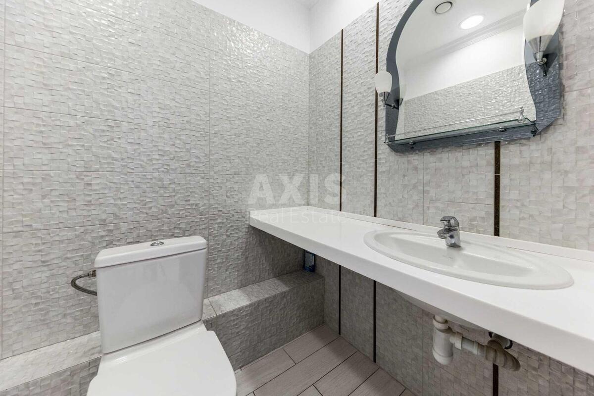 Office vul. Volodymyrs'ka 23А, 180m27