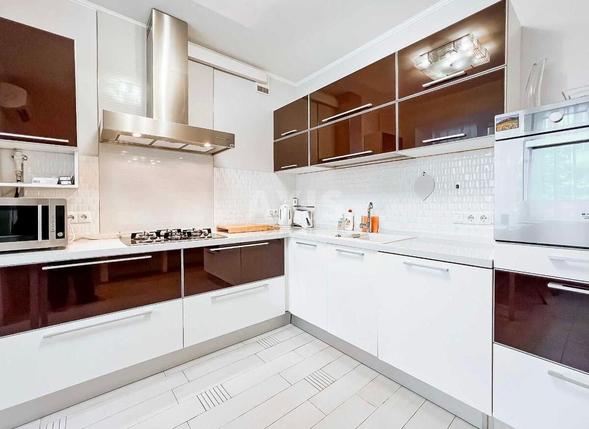 2k apartment vul. Bul'varno-Kudrjavs'ka 17