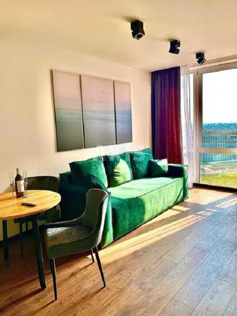 2k apartment nab. Dniprovs'ka 181