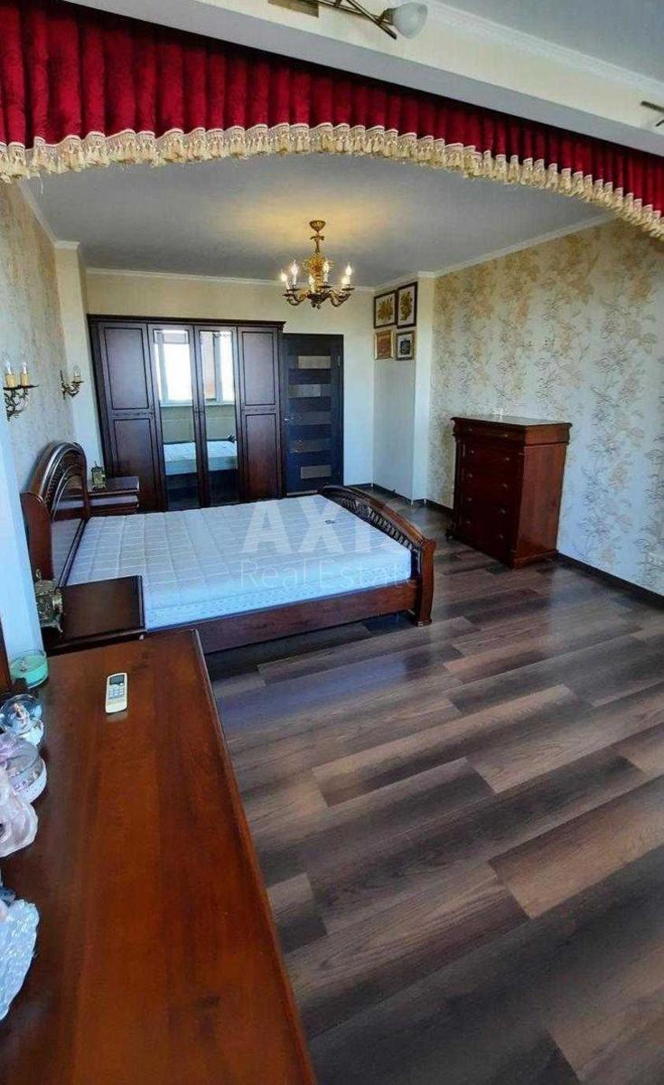 2k apartment vul. Myhajla Maksymovycha 3Г1