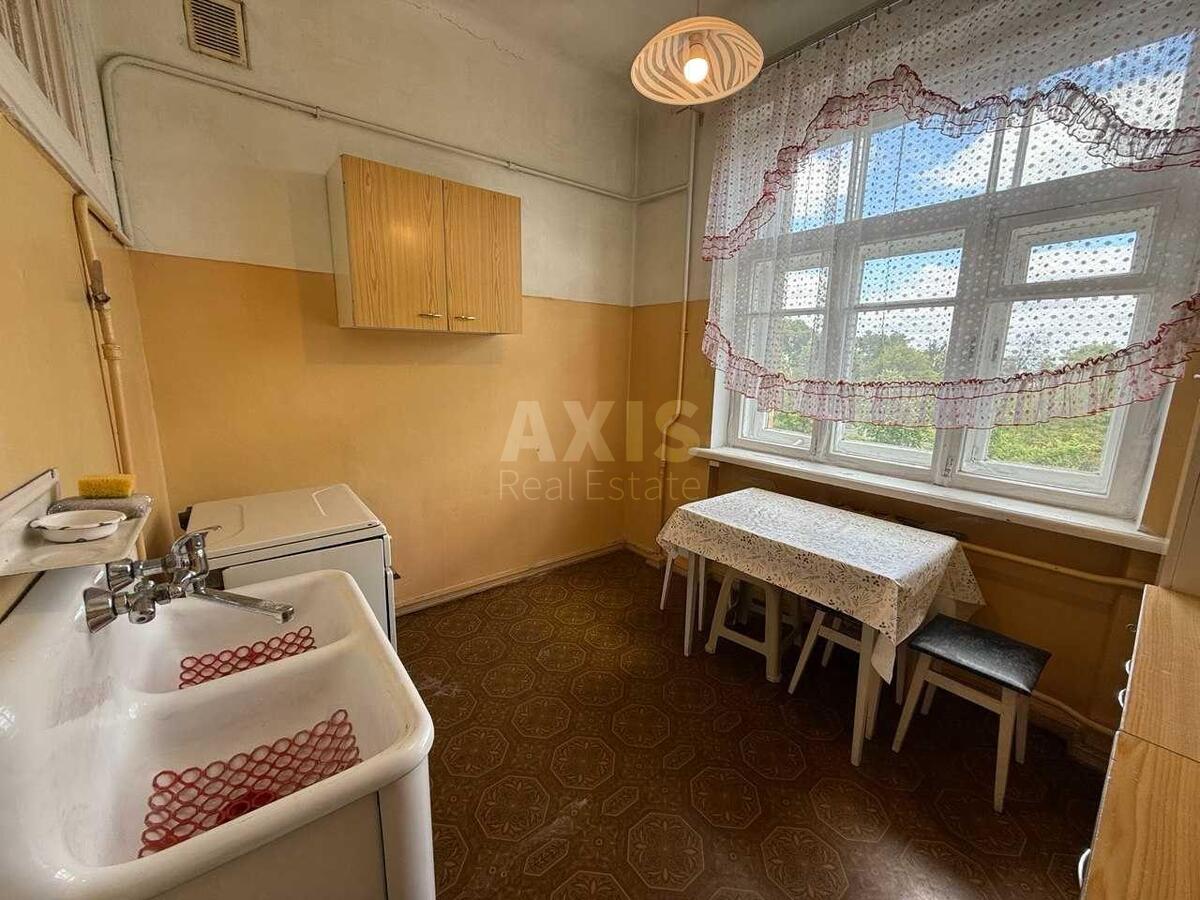 3k apartment vul. Lavrs'ka 61