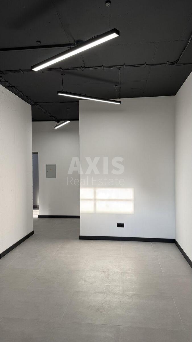 Office vul. Mykil's'ko-Slobids'ka 10, 48m22