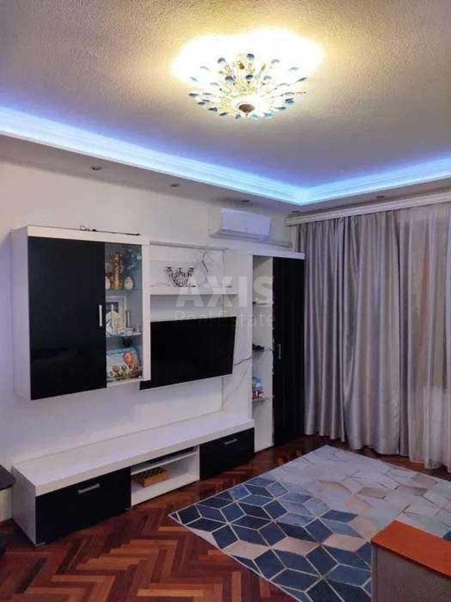 3k apartment vul. Akademika Jefremova 17
