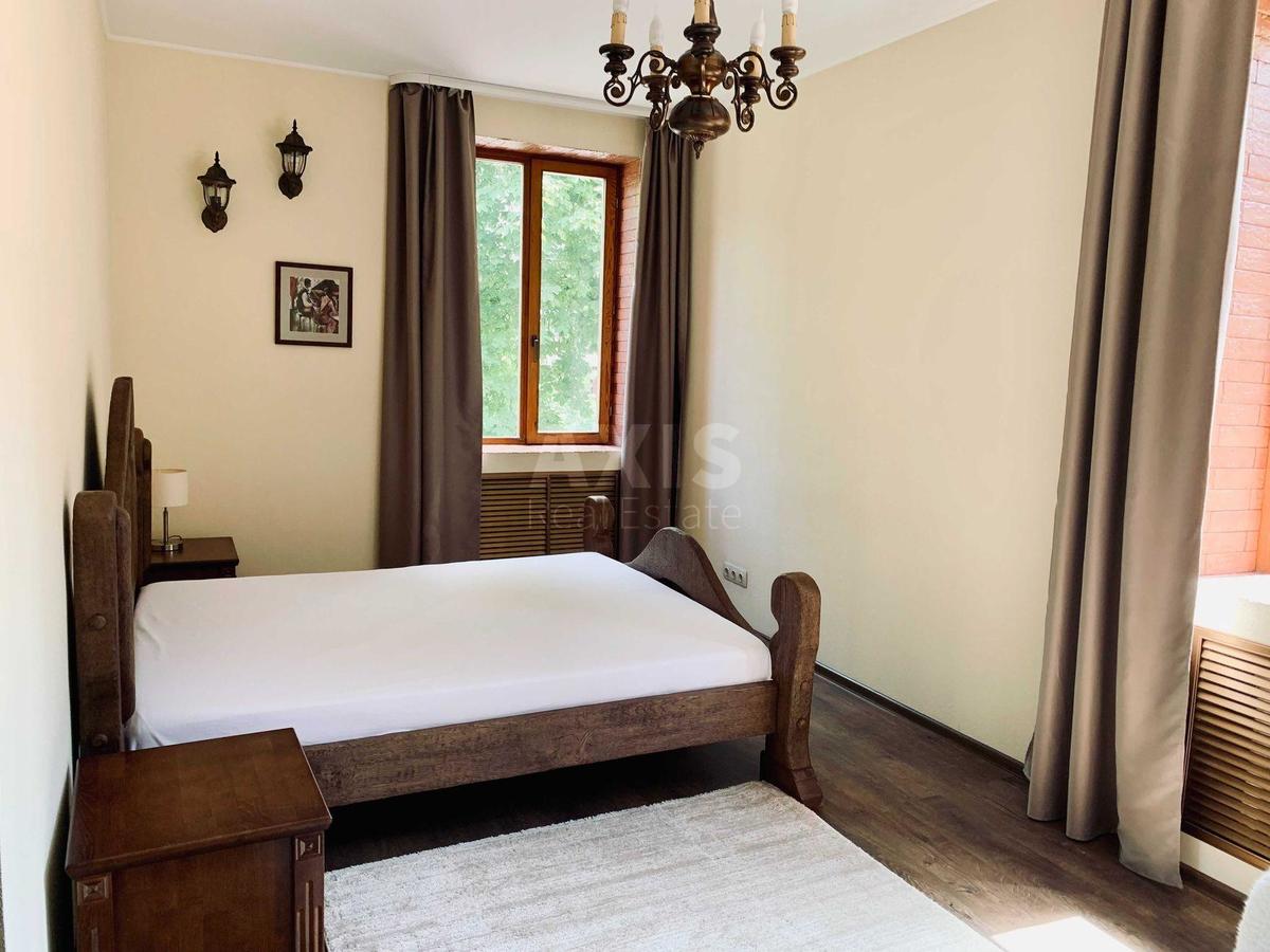 3k apartment vul. Zolotovorits'ka 46