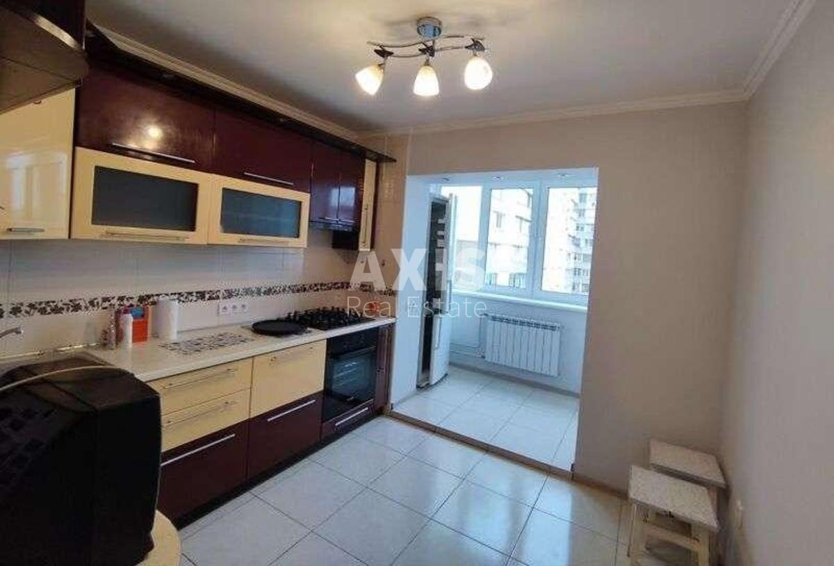 3k apartment vul. Pryluzhna 14