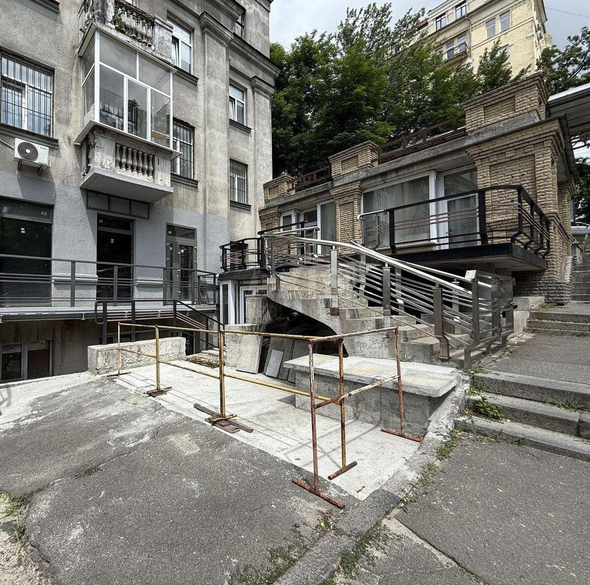 Trade object vul. Shovkovychna 38, 110m2