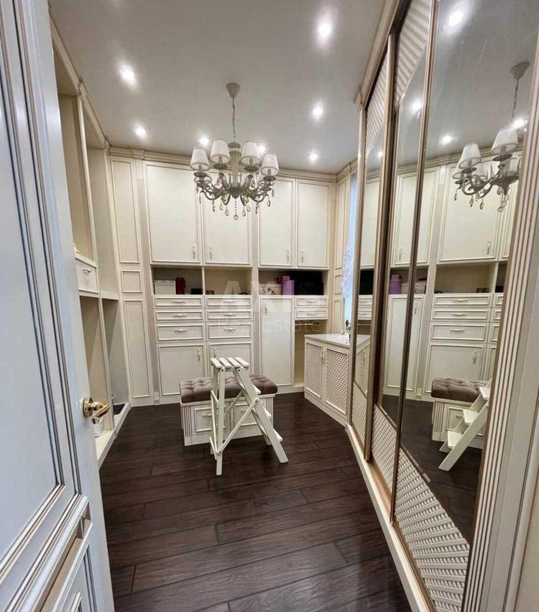 4k apartment vul. Strutyns'kogo Sergija 28