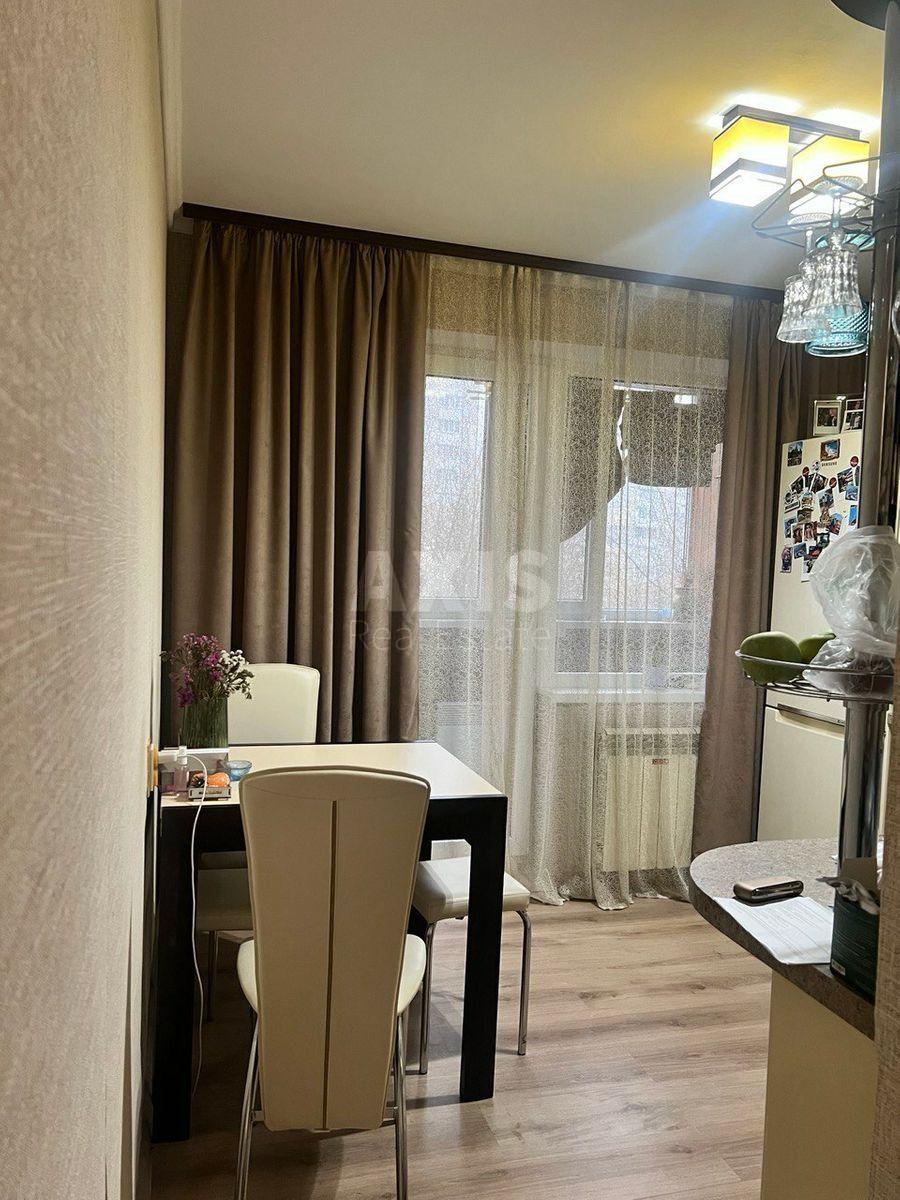 1k apartment vul. Jakubovs'kogo Marshala 38