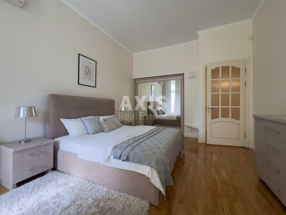 4k apartment vul. Ljuterans'ka 28/19558928