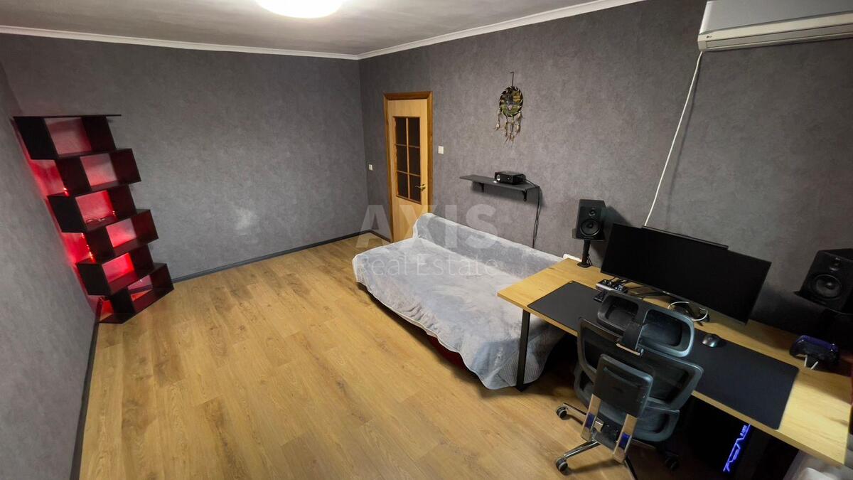 2к квартира ул. Драгоманова 12А2