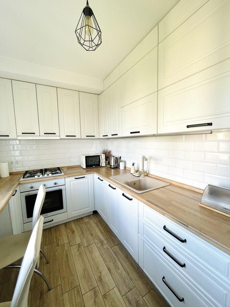 3k apartment vul. Borshhagivs'ka 16