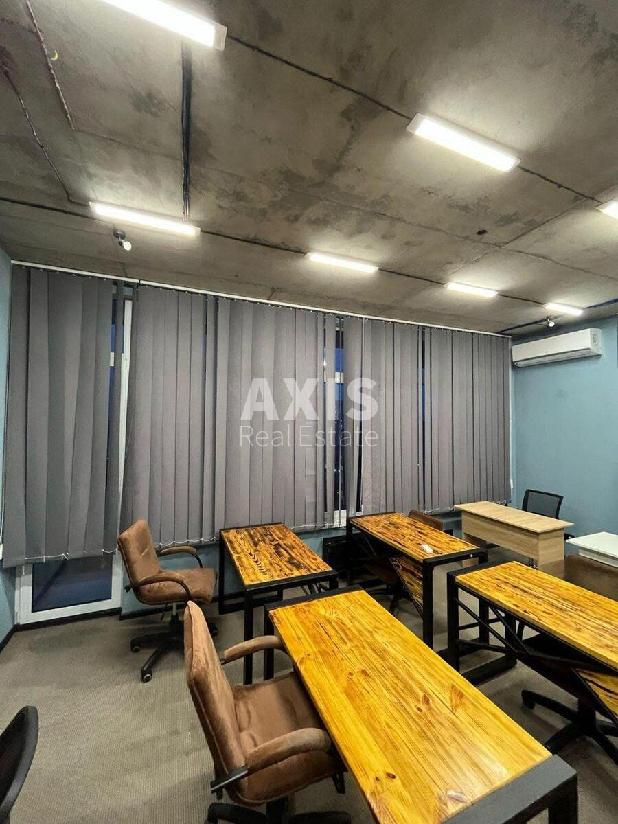Office vul. Jevgena Konoval'cja 44А, 164m25577912