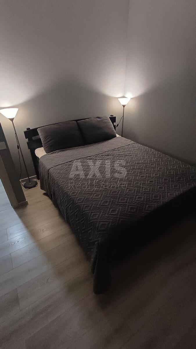 3k apartment vul. Pysarzhevs'kogo Akademika 8А594263