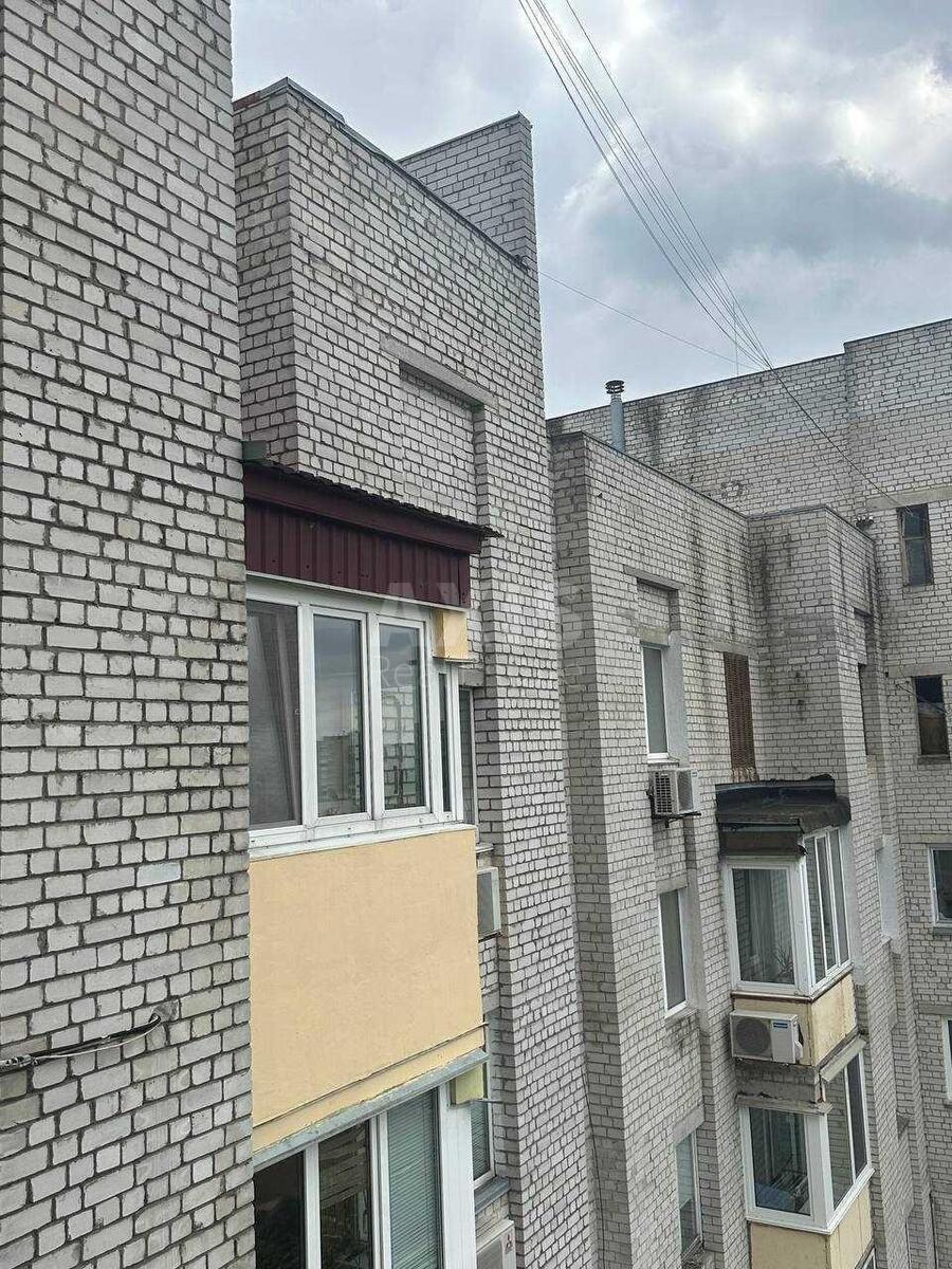 Об'єкт сервісу вул. Тополева 4/8, 184м2