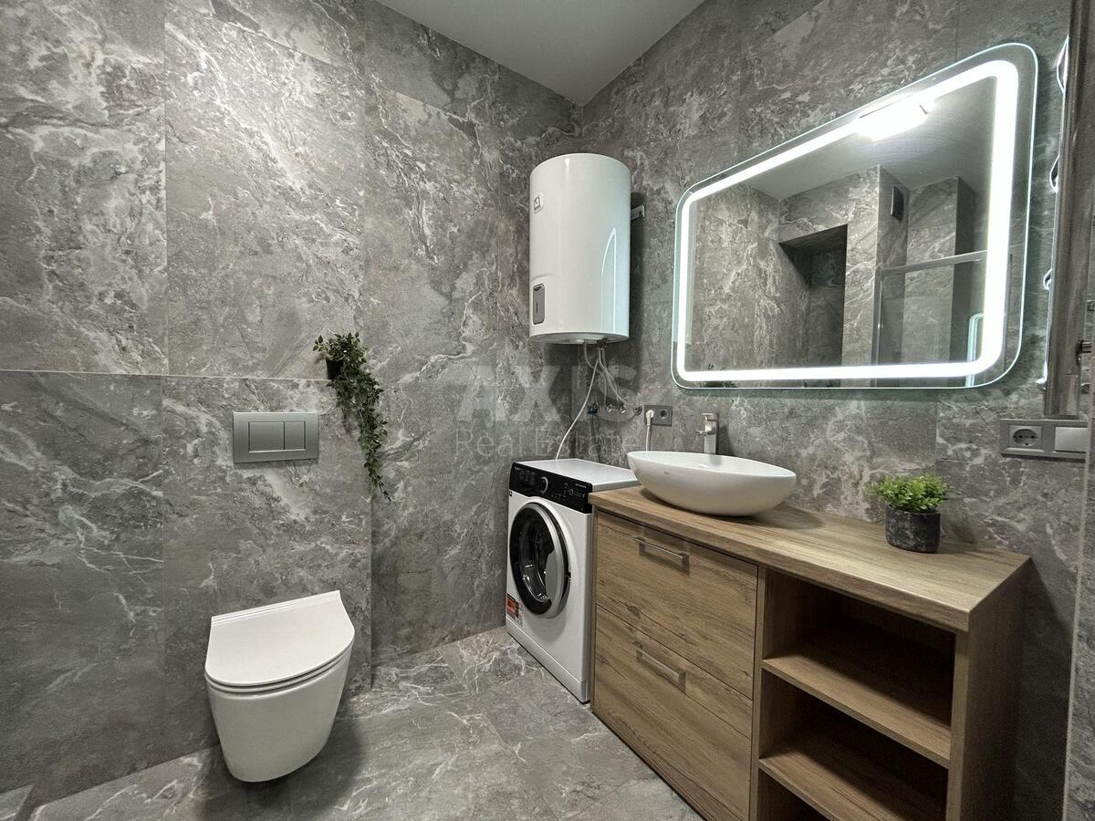 1k apartment nab. Dniprovs'ka 15Є636838