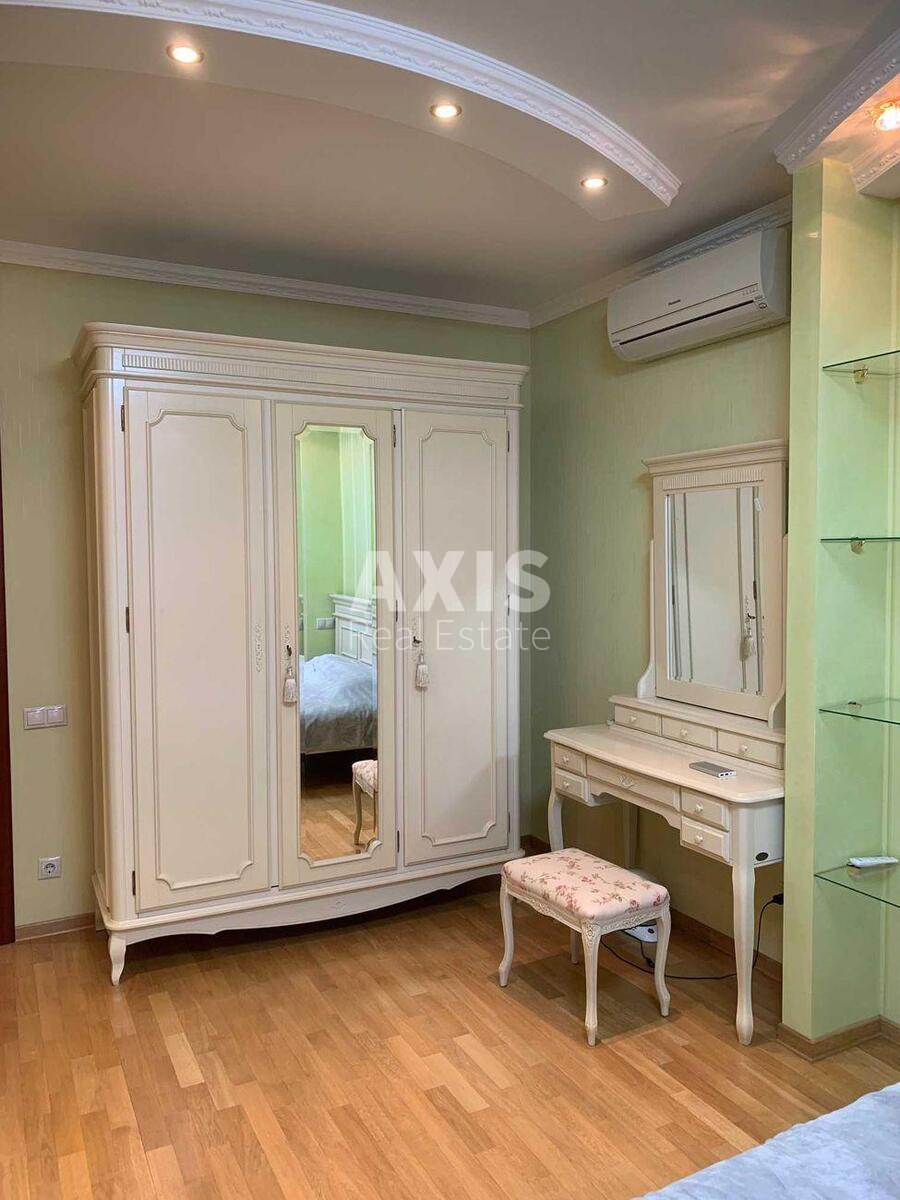 4k apartment vul. Sribnokil's'ka 16182010