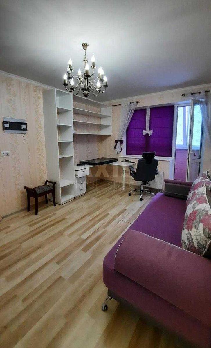 2k apartment vul. Myhajla Maksymovycha 3Г2