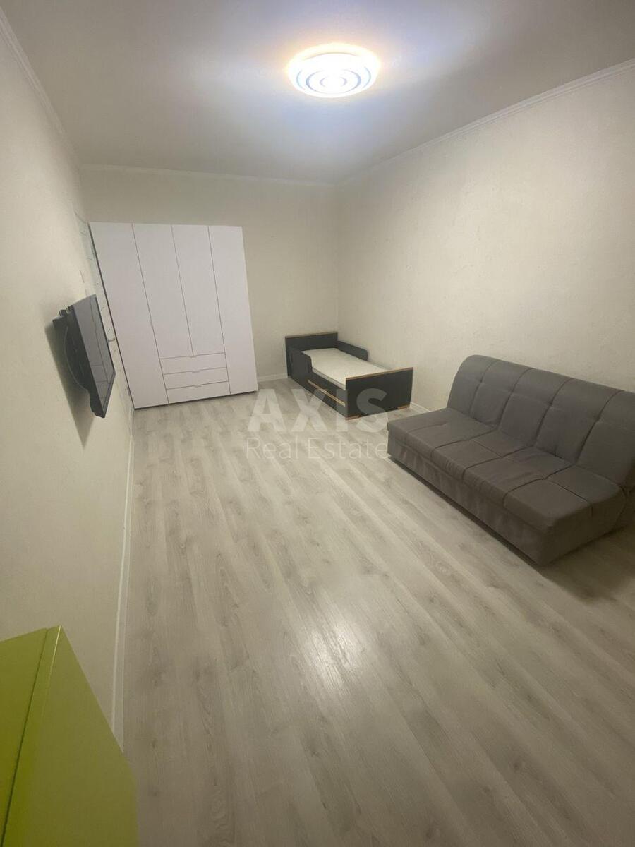 1k apartment vul. Urlivs'ka 93