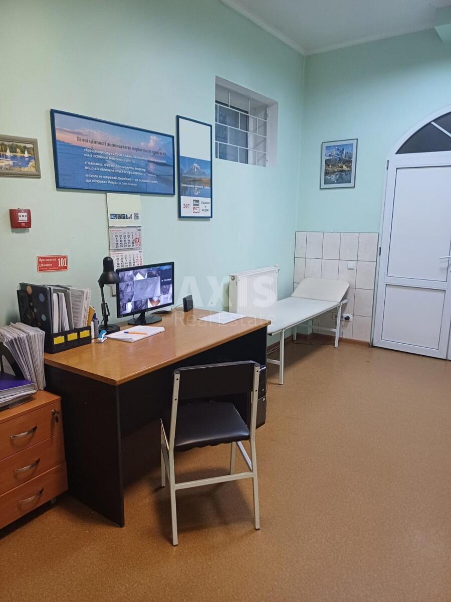 Объект сервиса ул. Вышгородская 21З, 400м26