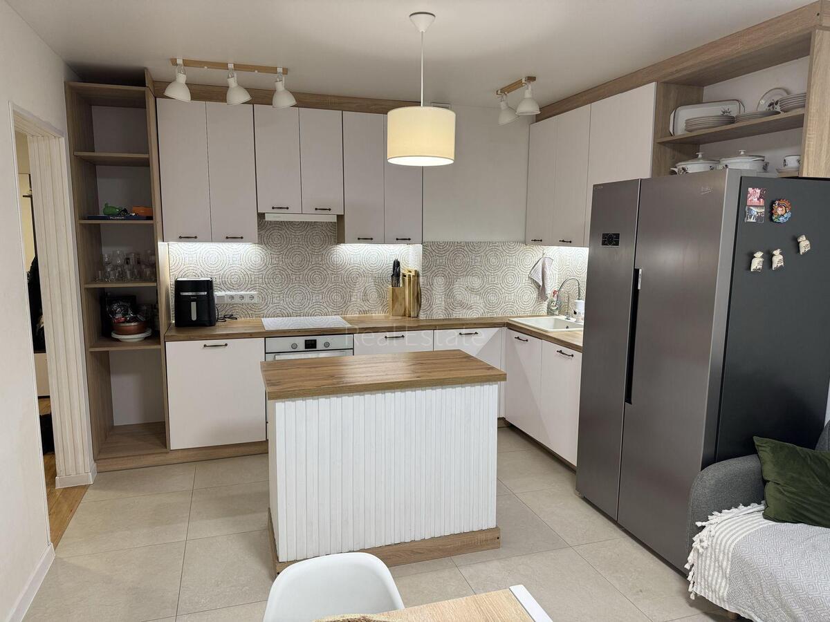 2k apartment vul. Revuc'kogo 540