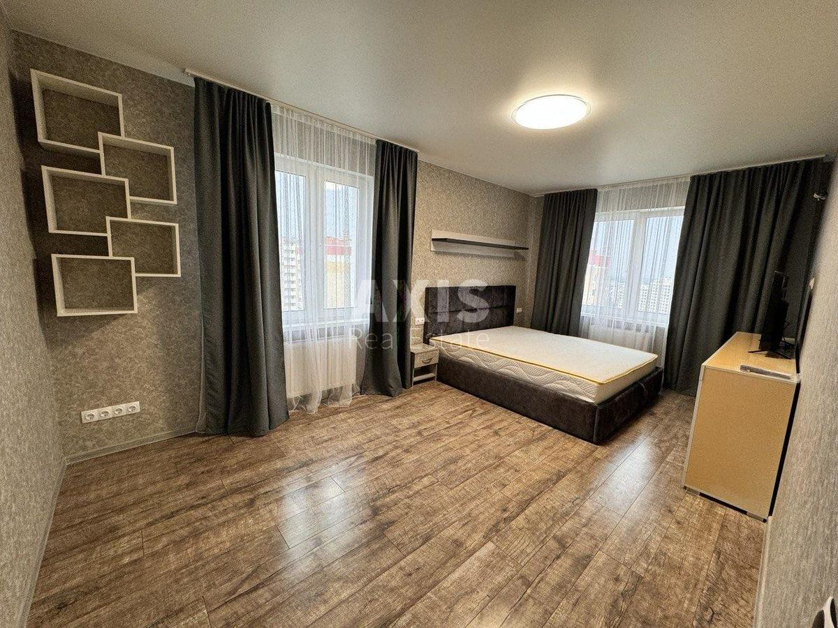 2k apartment vul. Myhajla Maksymovycha 24