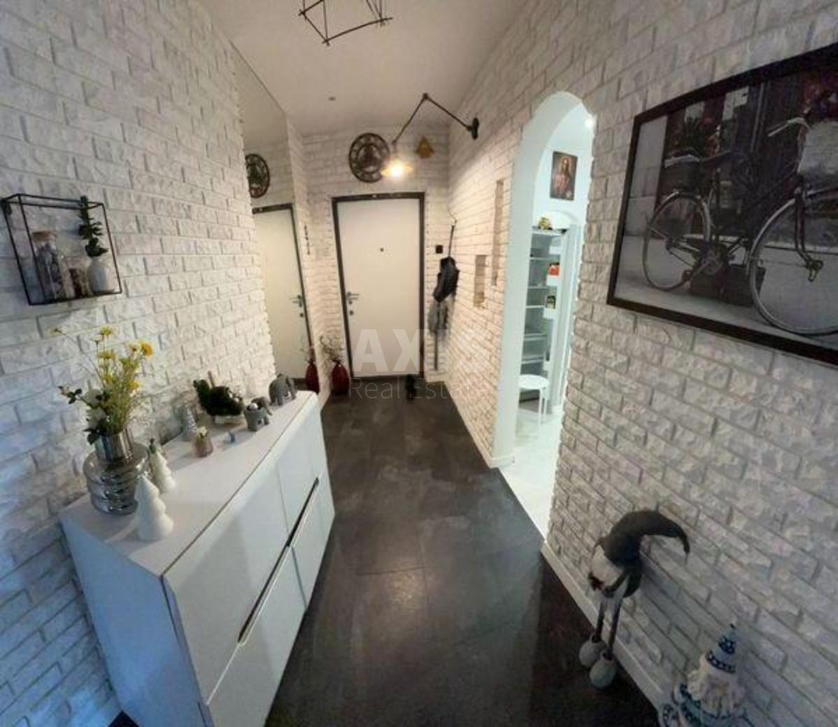 3к квартира ул. Ахматовой Анны 43