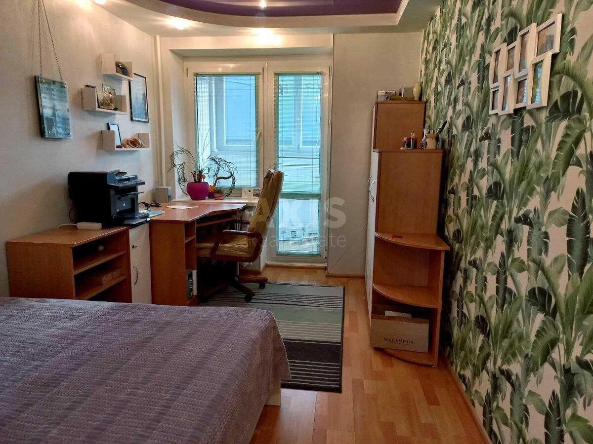 2k apartment vul. Mykytenka Ivana 277