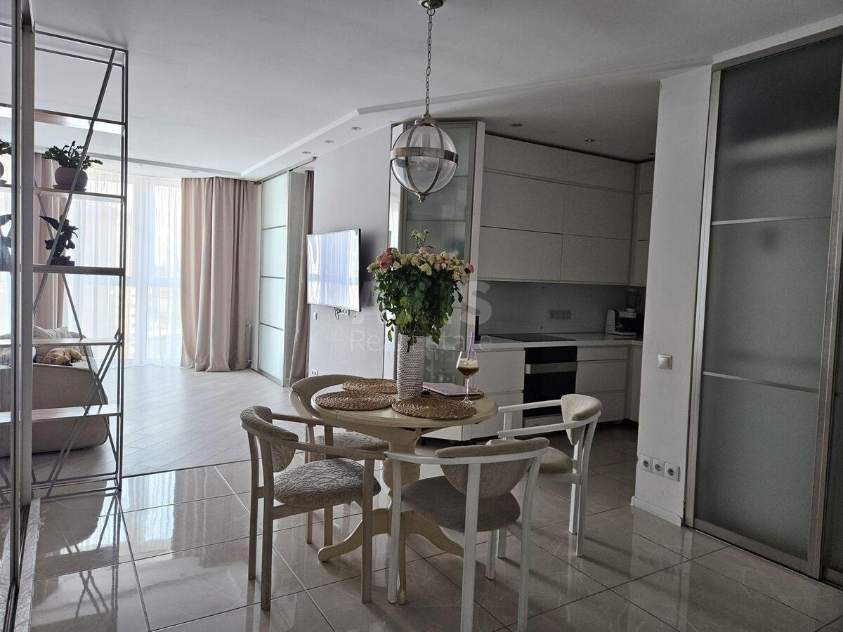 1k apartment vul. Revuc'kogo 40
