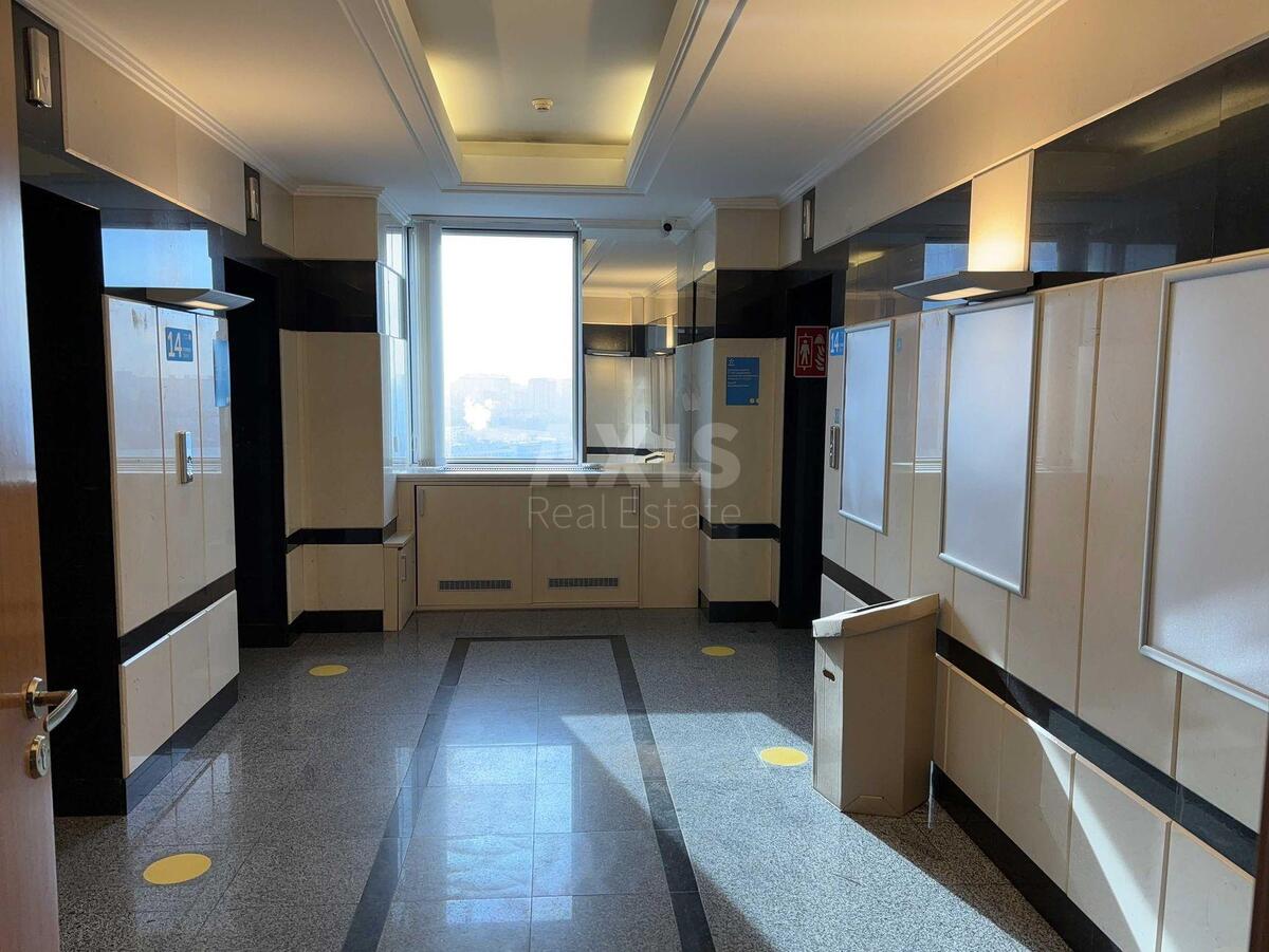 Office vul. Degtjarivs'ka 53, 800m21