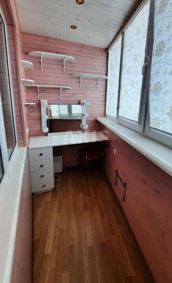 2k apartment vul. Myhajla Maksymovycha 3Г3