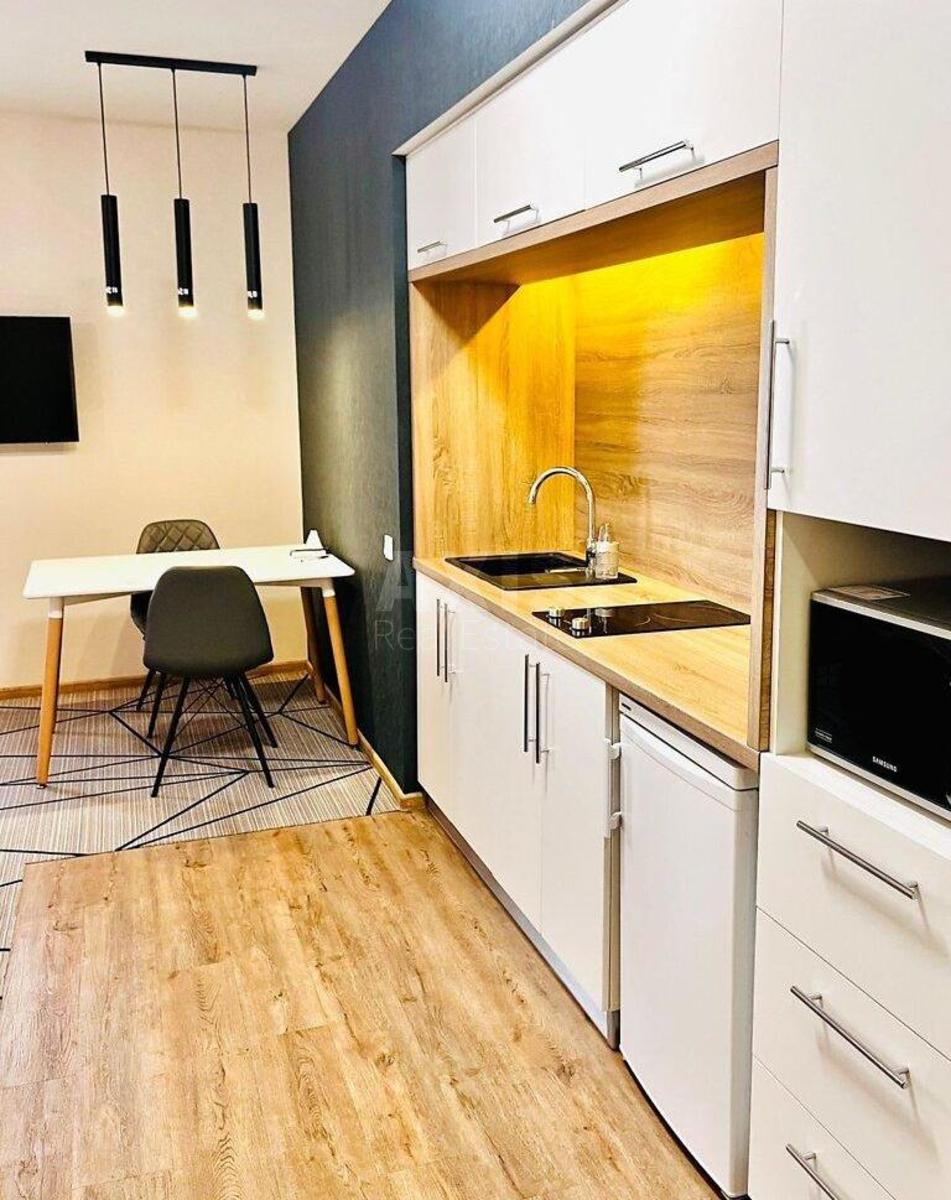 1k apartment vul. Kostjantynivs'ka 71Д1