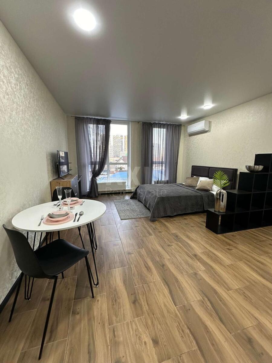 1k apartment vul. Central'na 19588840