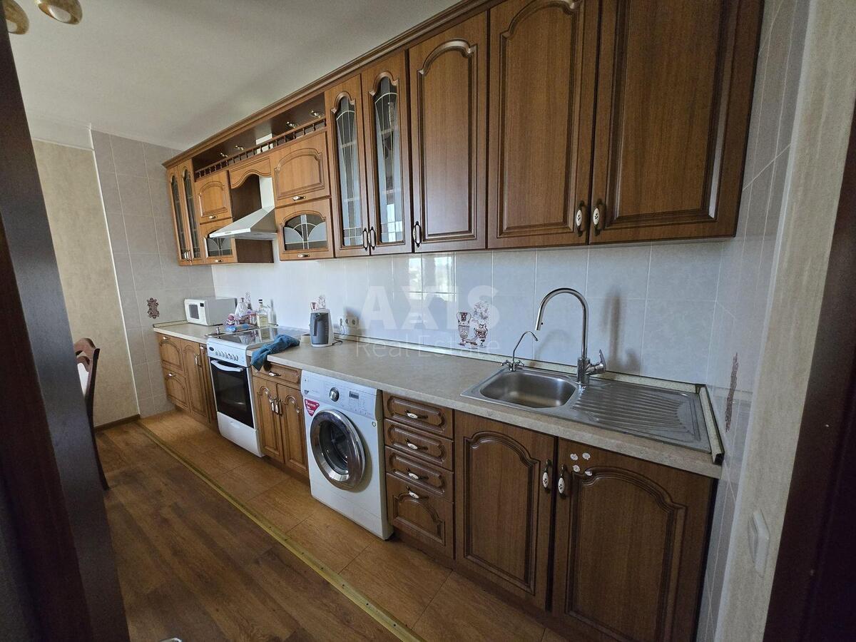 2k apartment vul. Lobanovs'kogo 14