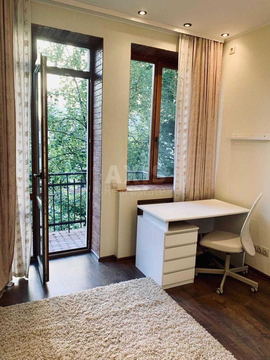 3k apartment vul. Zolotovorits'ka 48