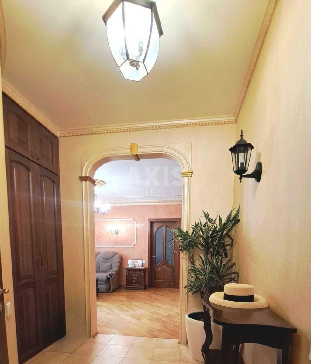 2k apartment vul. Shovkovychna 203