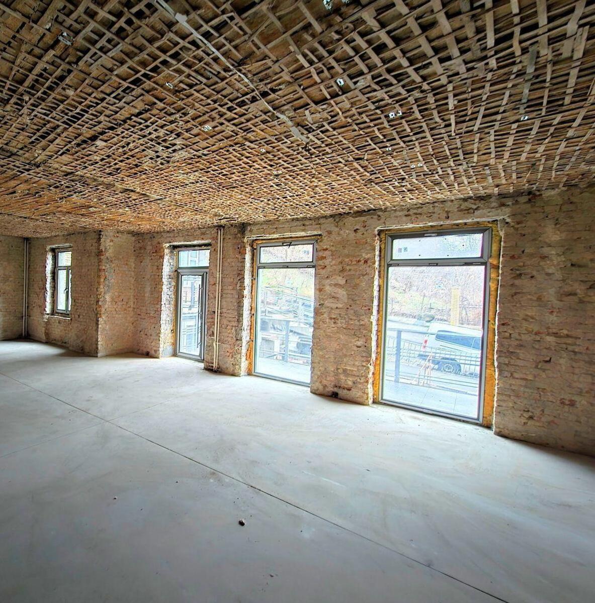 Trade object vul. Shovkovychna 38, 110m21