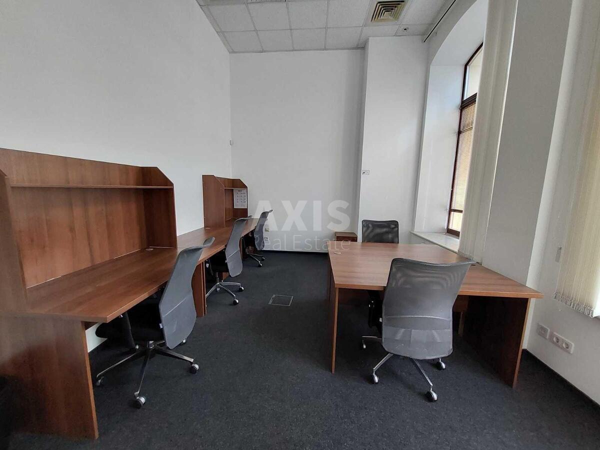 Office vul. Bul'varno-Kudrjavs'ka 24, 336m22