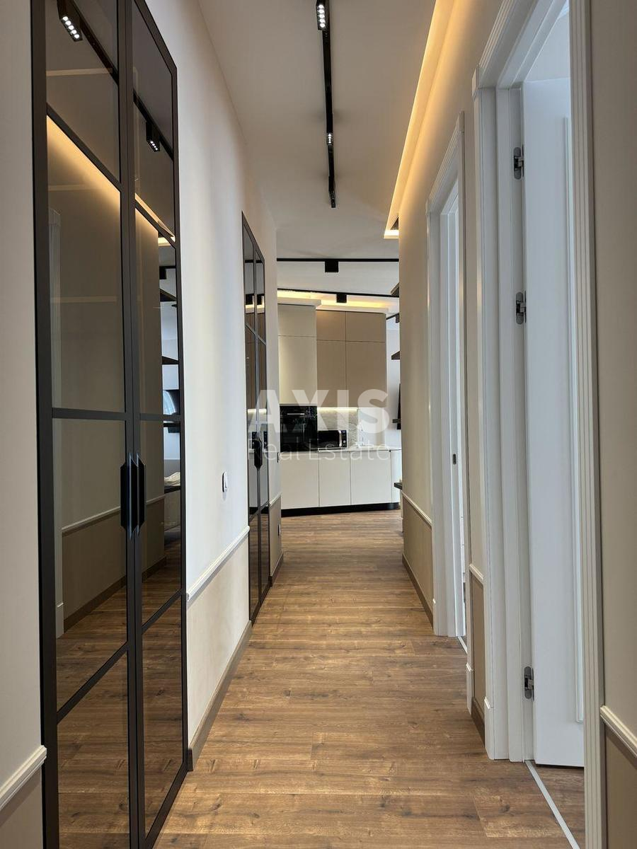 4k apartment vul. Buslivs'ka 123401512