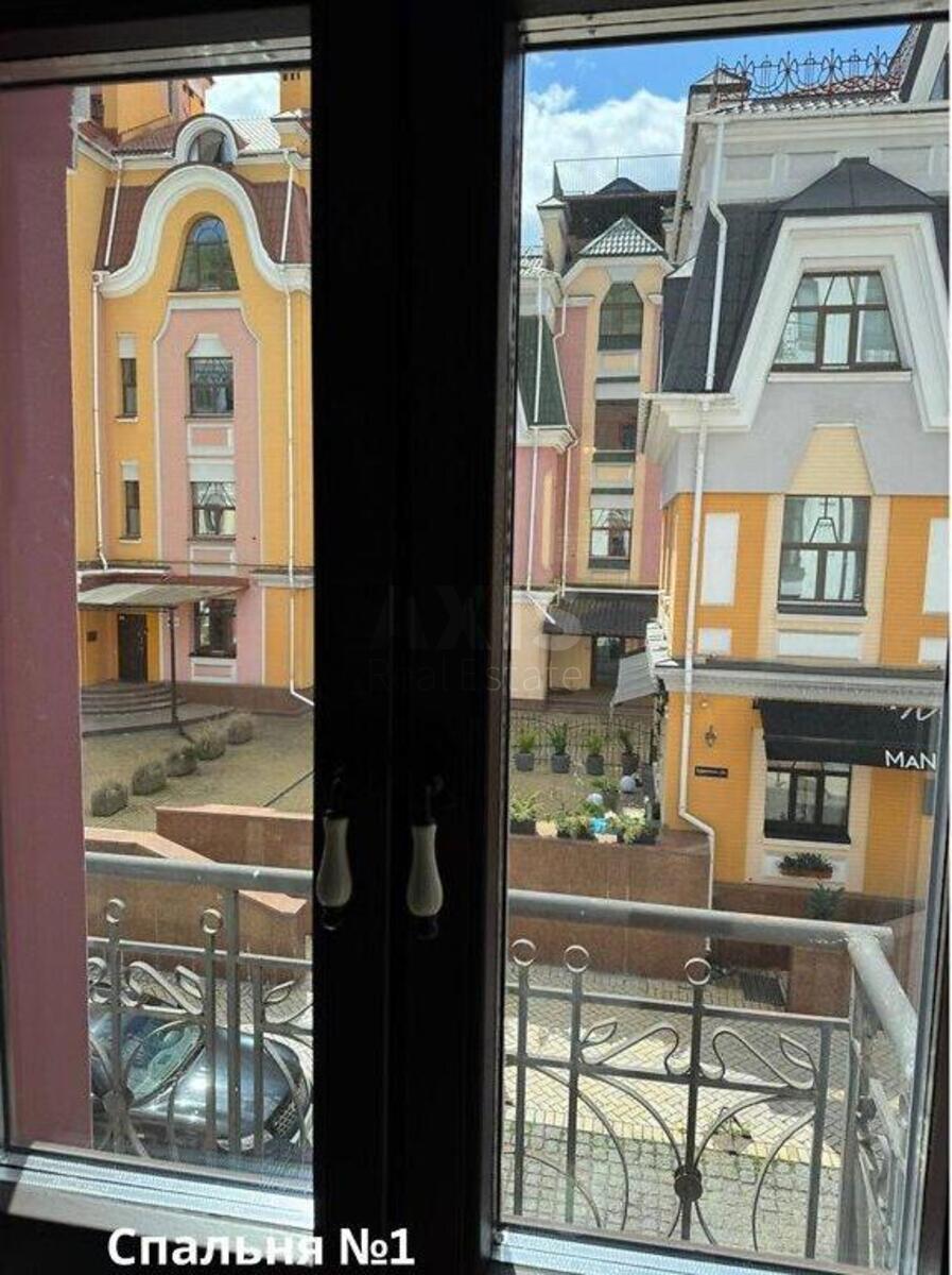 3k apartment vul. Vozdvyzhens'ka 9/1913