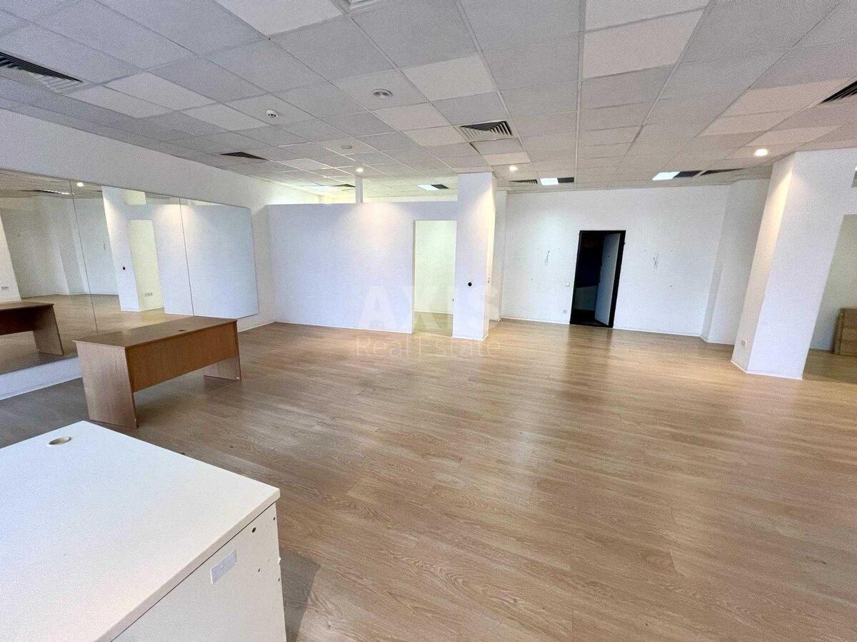 Office vul. Jevgena Konoval'cja 36Д, 140m258108