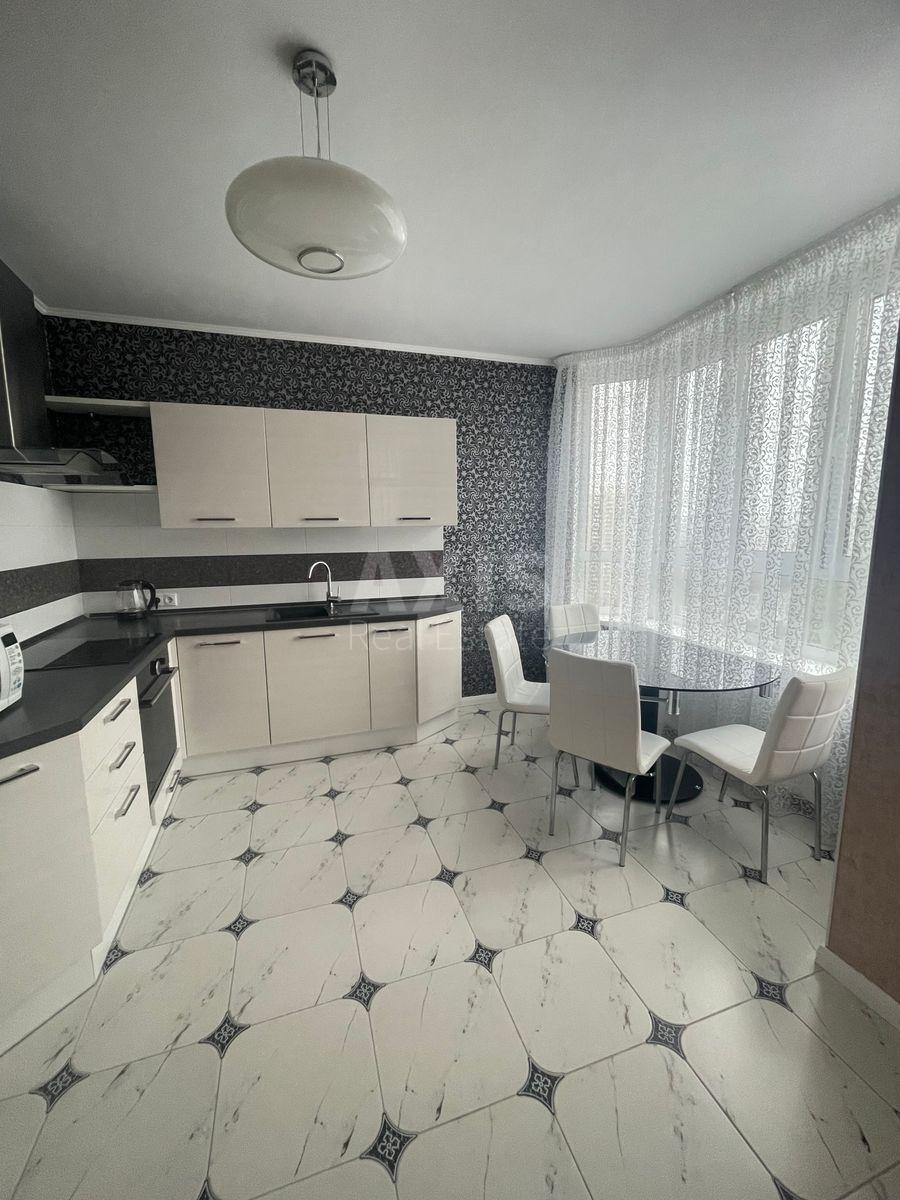 1к квартира ул. Ахматовой Анны 340