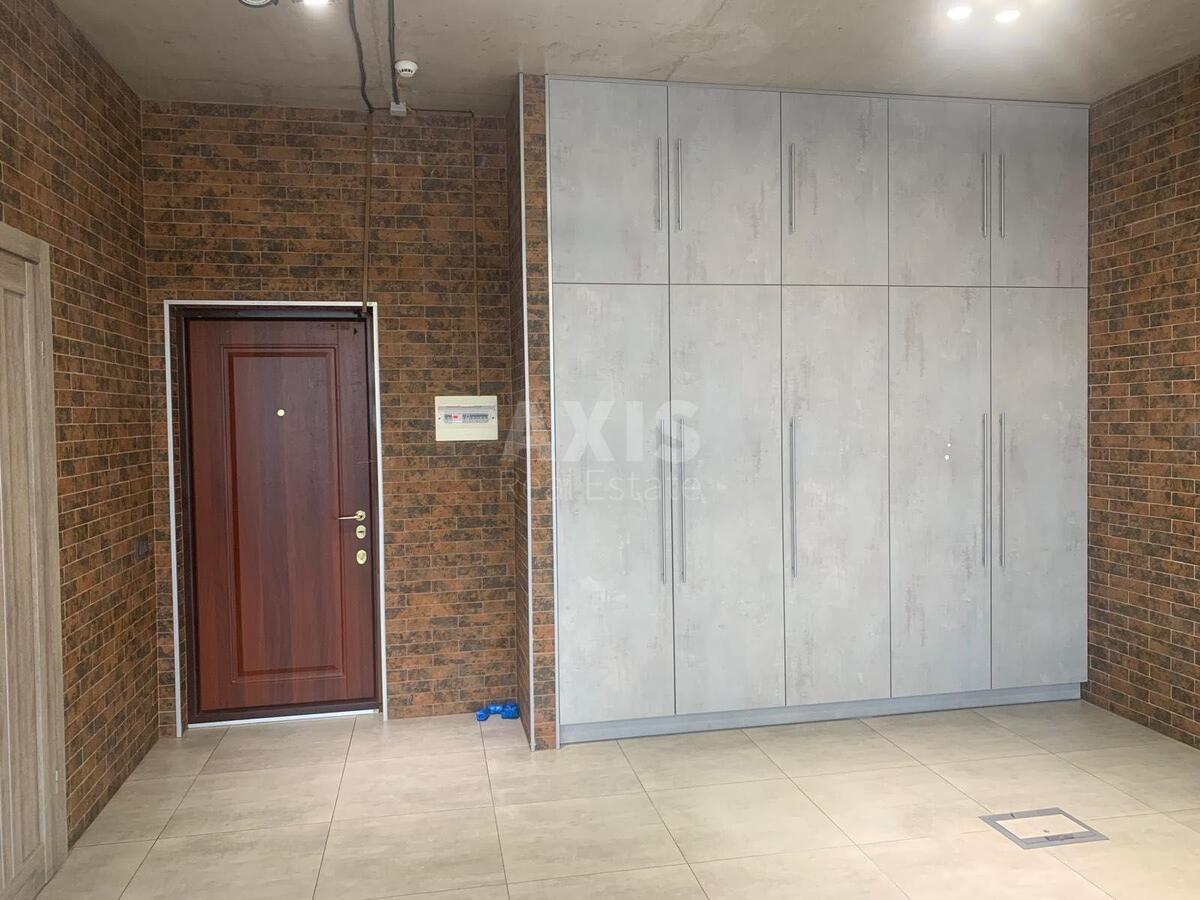Office vul. Zhyljans'ka 75, 194m2